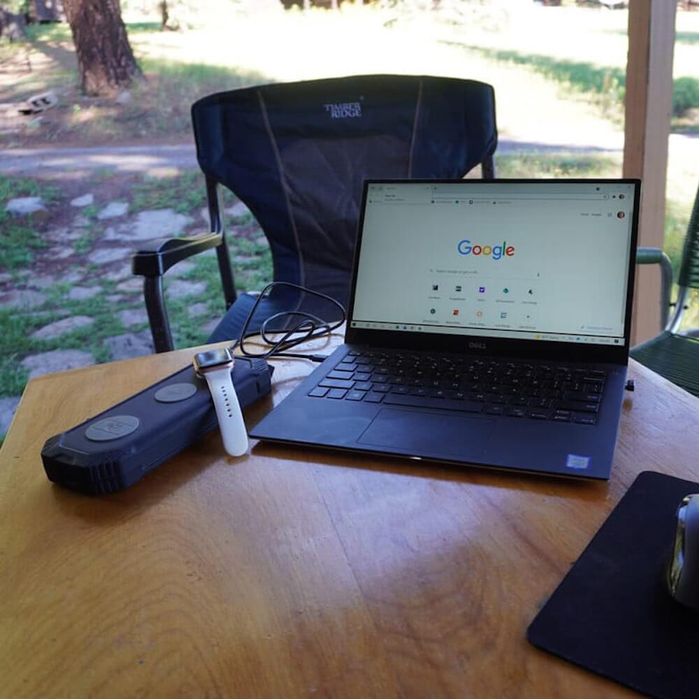 Lion Energy Eclipse Mag - 99.9Wh Wireless Charger (Phone, Ear Buds, Watch) 50170180