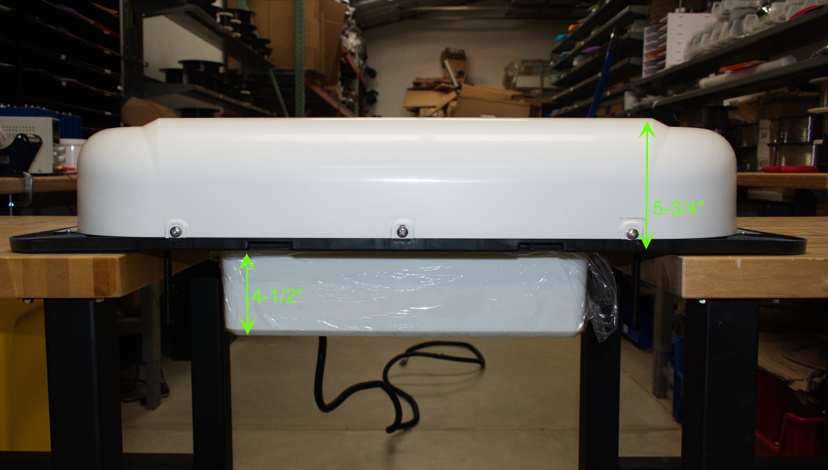 Full Battery 12V Roof Mounted Air Conditioner runs off solar or battery for RV, Camper and Shed