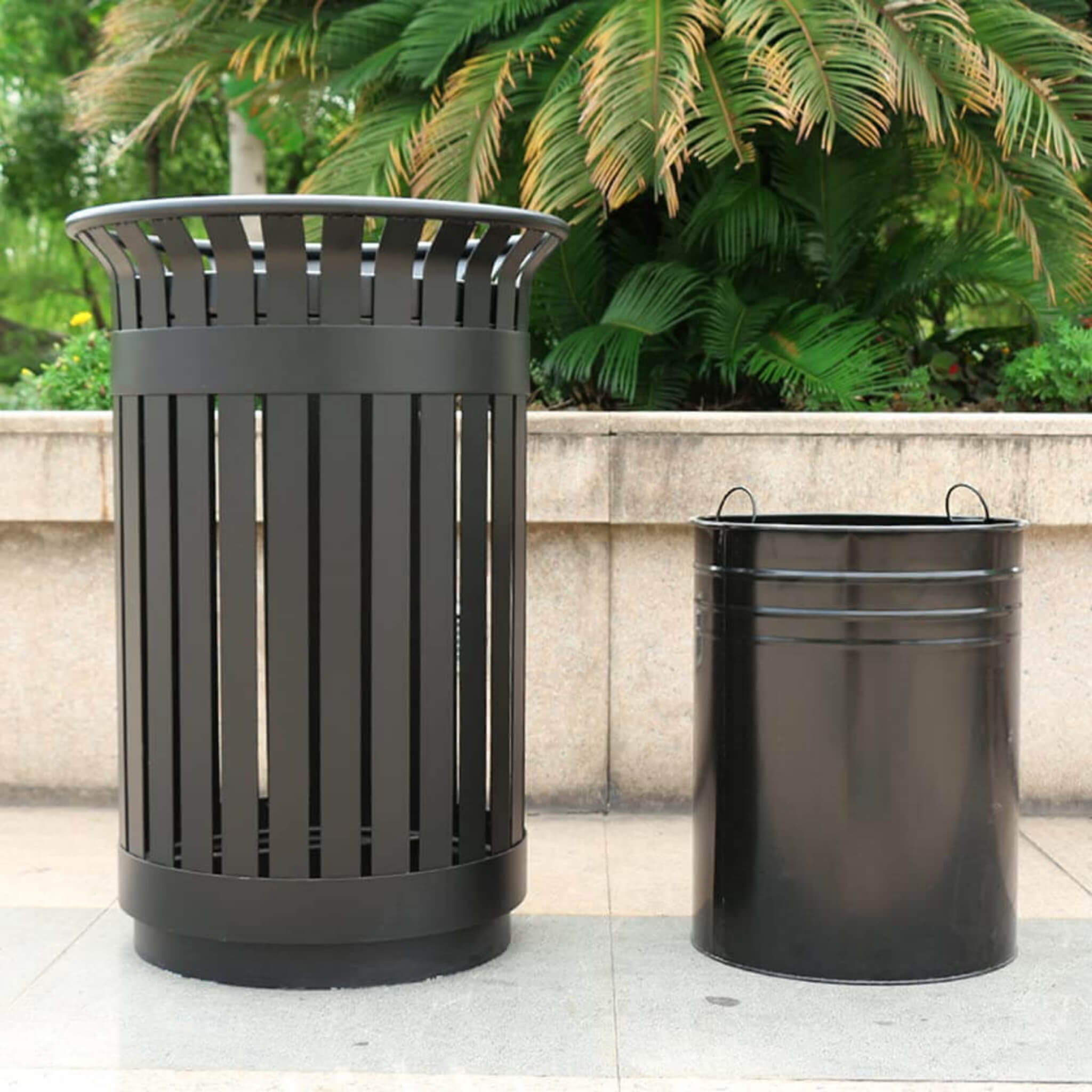 Premium Heavy-Duty Extra Large Outdoor Commercial Metal Slat Garbage Trash Can (SAK48591)