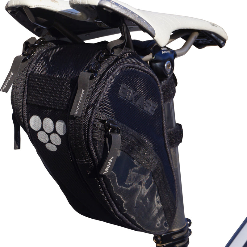 Magnum Bikes Quick-Access Wing Side Open Seat Bag with Reflective Elements 1032